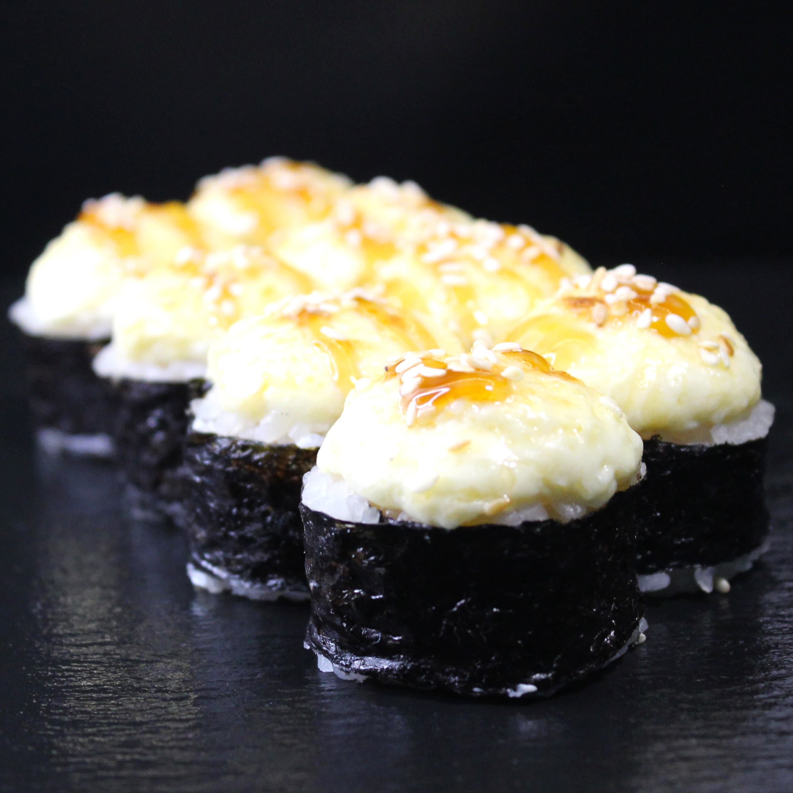 Запеченный с копченым лососем