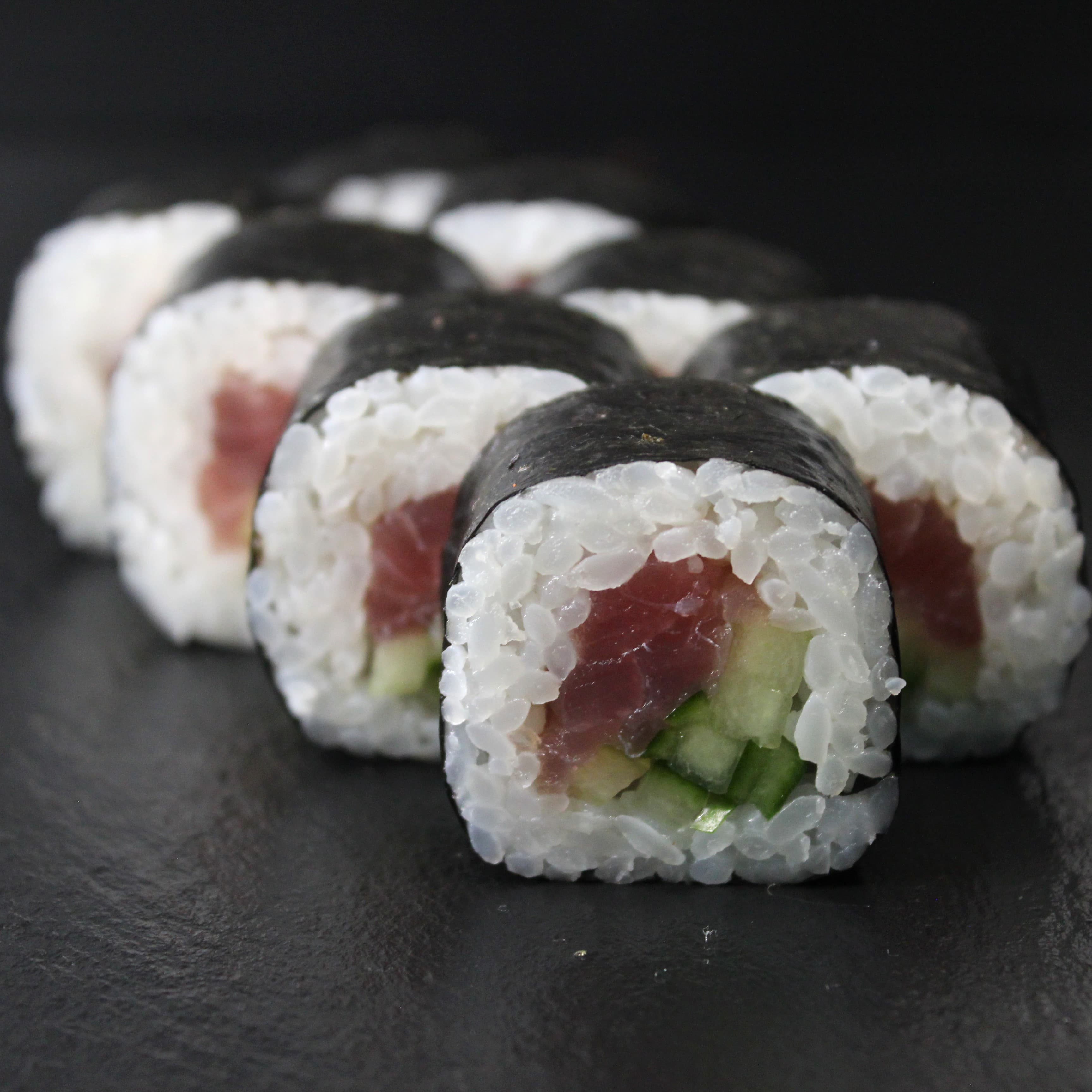 Маки с тунцом